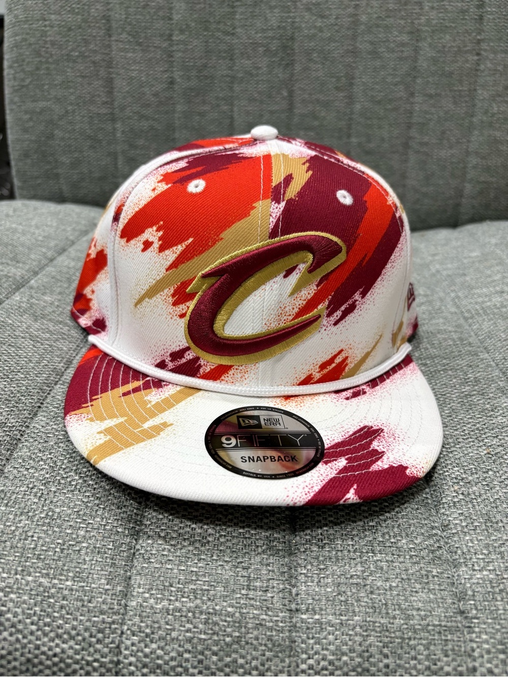 Cleveland Cavaliers Patterned 9FIFTY Snapback Hat - White/Red/Gold